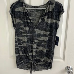 Black camo lucky brand tee